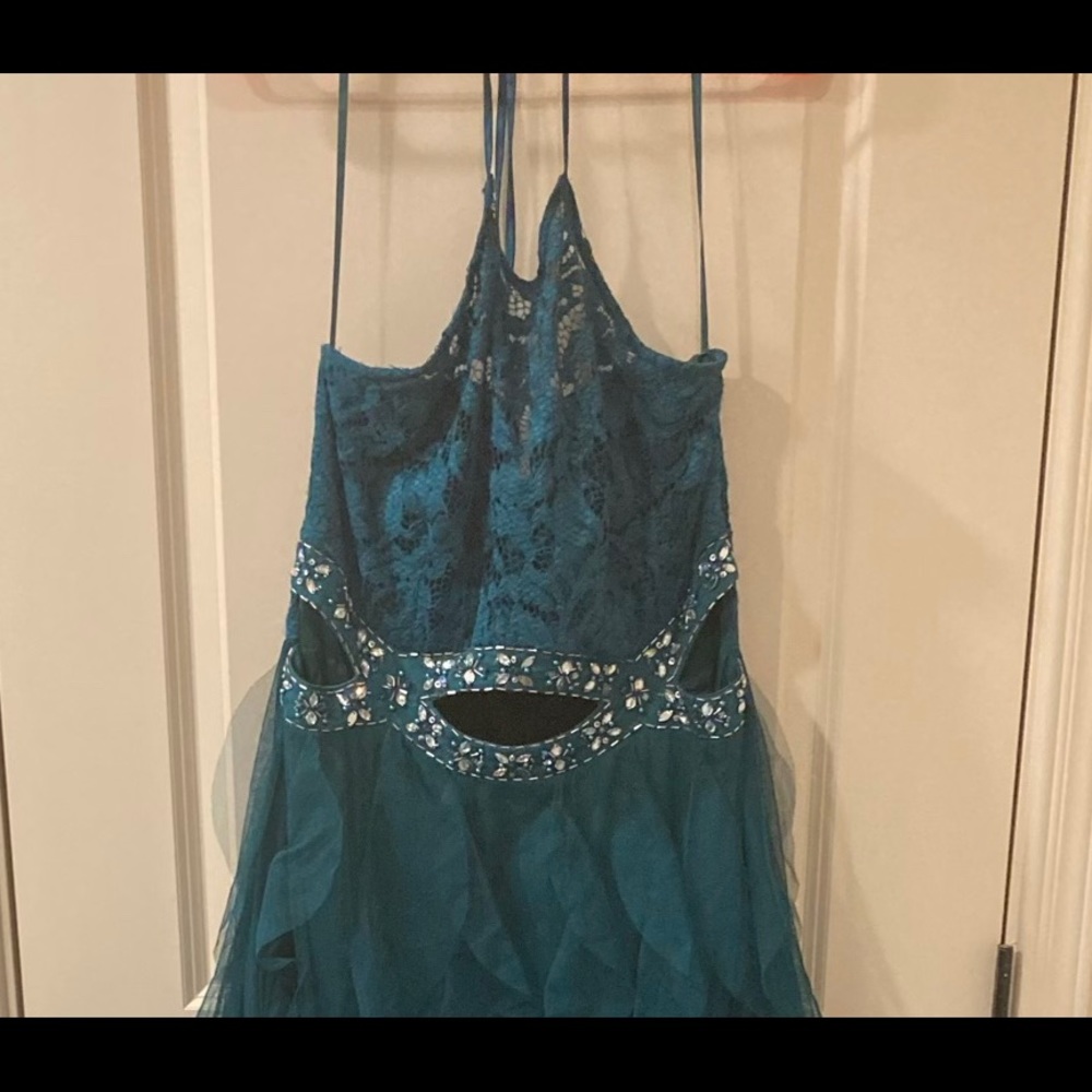 Emerald green prom dress